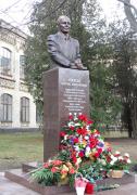 Новий пам'ятник Борису Євгеновичу Патону